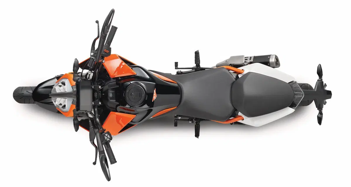 KTM Duke 125 e 250 2017: foto e dati (9)