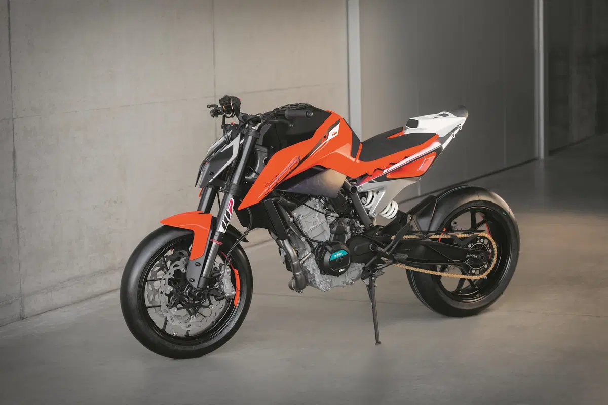 Prototipo KTM Duke 790 a Eicma 2016: foto e dati (15)