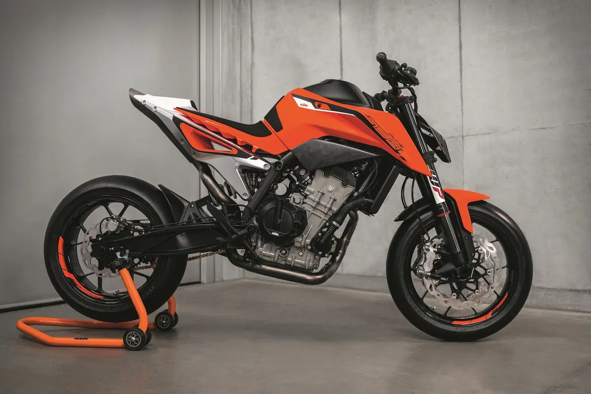 Prototipo KTM Duke 790 a Eicma 2016: foto e dati (13)