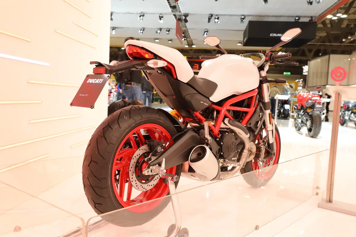 Ducati Monster 797 ad EICMA 2016: foto e dati (2)
