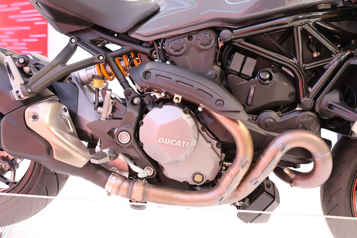 Ducati Monster 1200 2017 ad EICMA 2016: foto e dati (4)