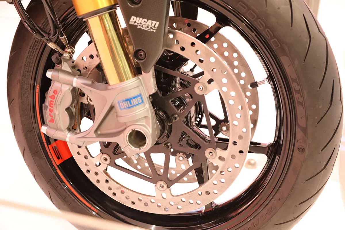 Ducati Monster 1200 2017 ad EICMA 2016: foto e dati (8)