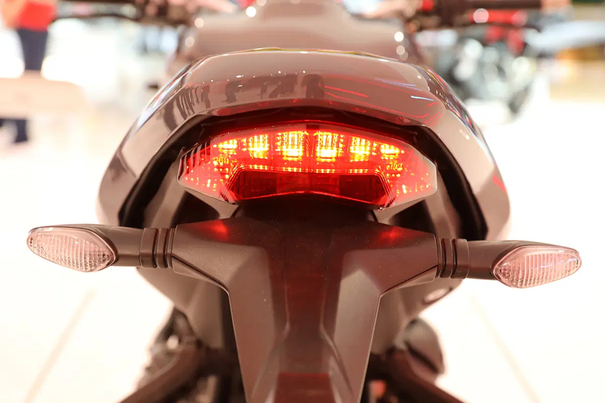 Ducati Monster 1200 2017 ad EICMA 2016: foto e dati (9)