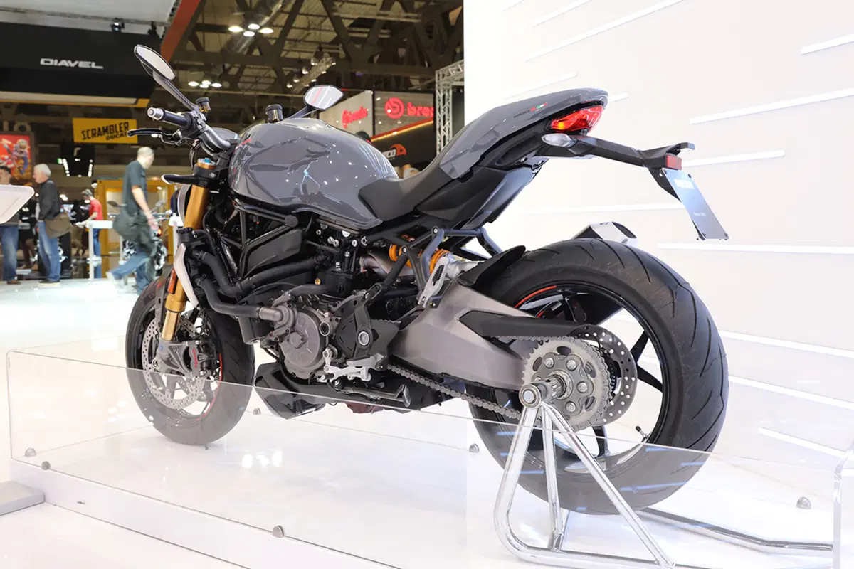 Ducati Monster 1200 2017 ad EICMA 2016: foto e dati (3)