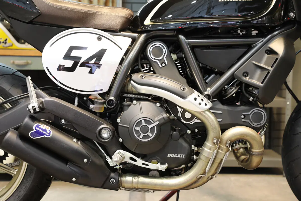 Ducati Scrambler Café racer ad EICMA 2016: foto e dati (5)
