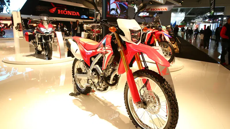 Honda CRF 250L 2017 a EICMA 2016: foto e dati