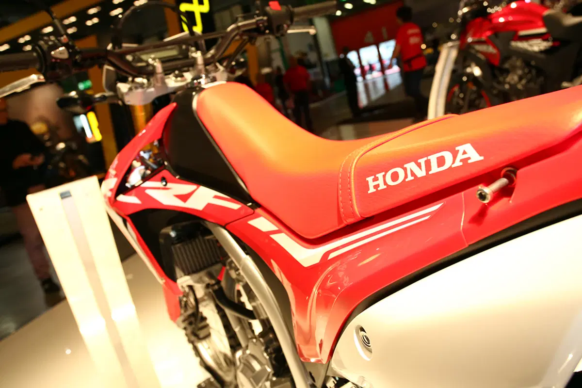Honda CRF 250L 2016 a EICMA 2017: foto e dati EMBARGO (3)
