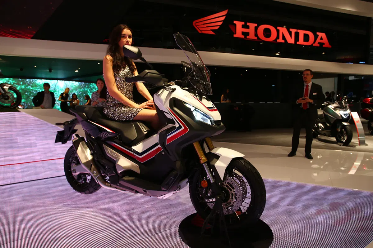 Honda X-ADV a EICMA 2016: foto e dati EMBARGO (6)