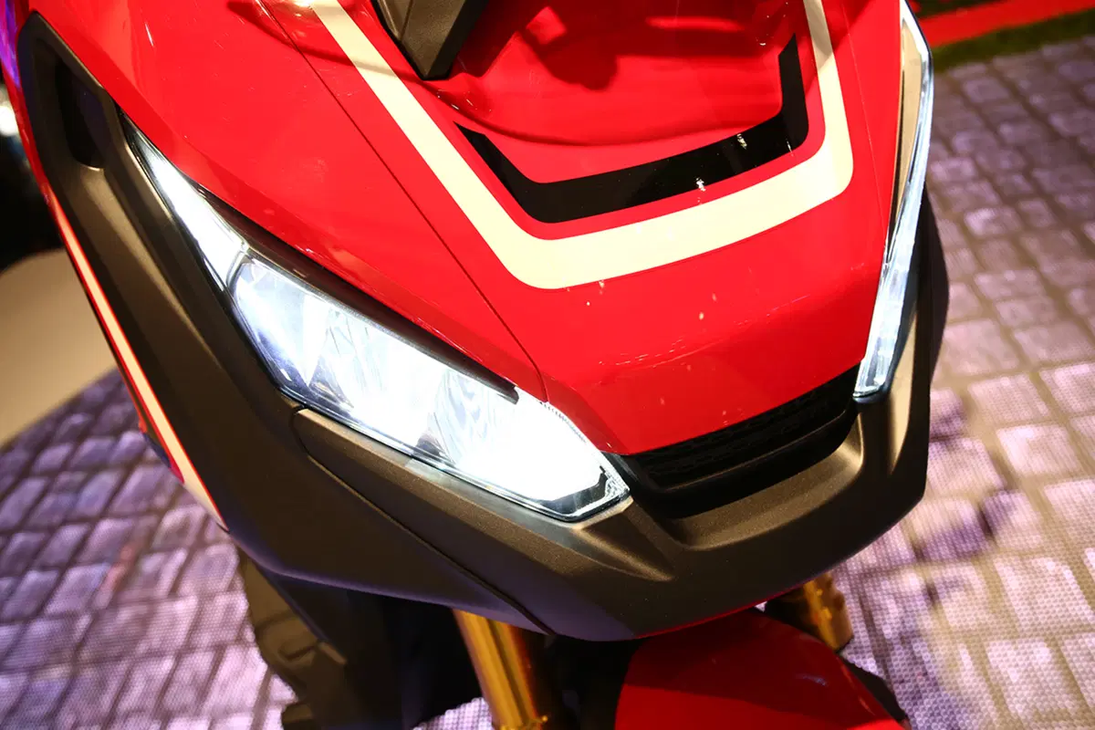Honda X-ADV a EICMA 2016: foto e dati EMBARGO (7)