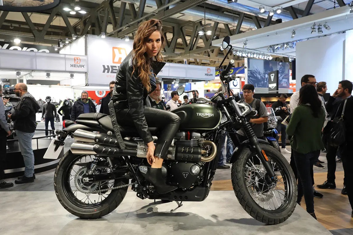 Triumph Street Scrambler a EICMA 2016: foto e dati (13)