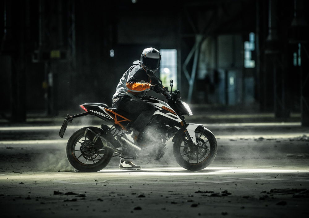 KTM 250 Duke ABS (2017) (2)