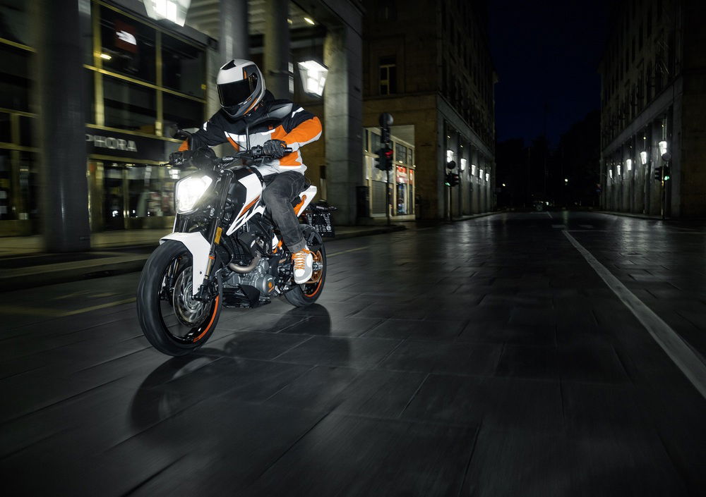 KTM 250 Duke ABS (2017) (4)