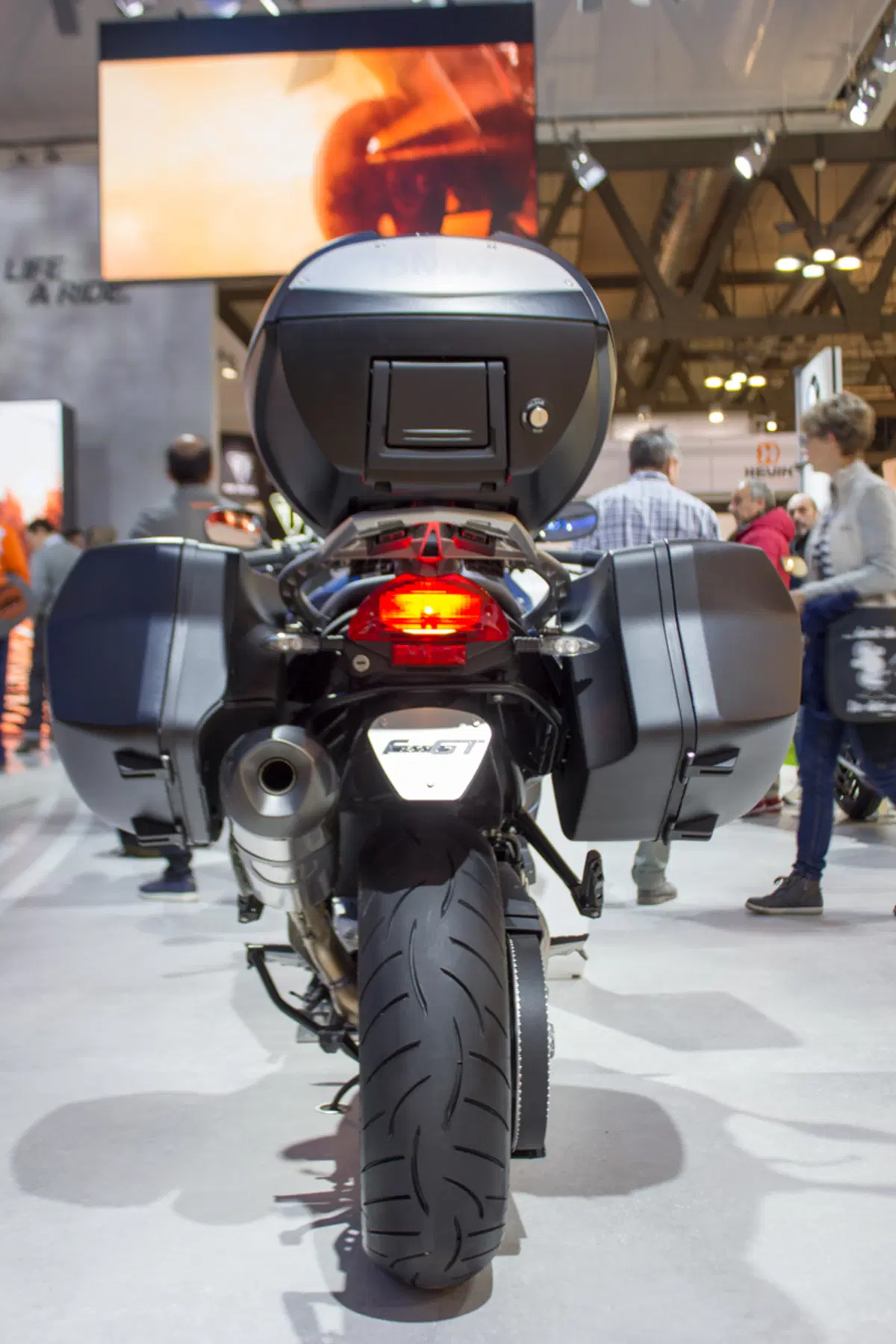 BMW F800R ed F800GT 2017 ad EICMA 2016: foto e dati (3)