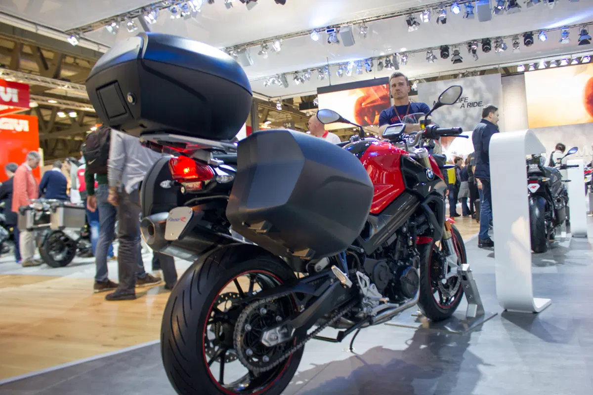 BMW F800R ed F800GT 2017 ad EICMA 2016: foto e dati (5)
