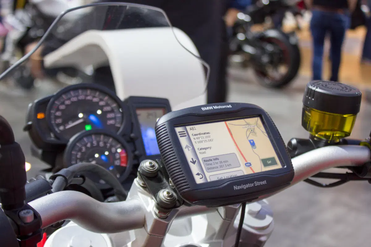 BMW F800R ed F800GT 2017 ad EICMA 2016: foto e dati (6)