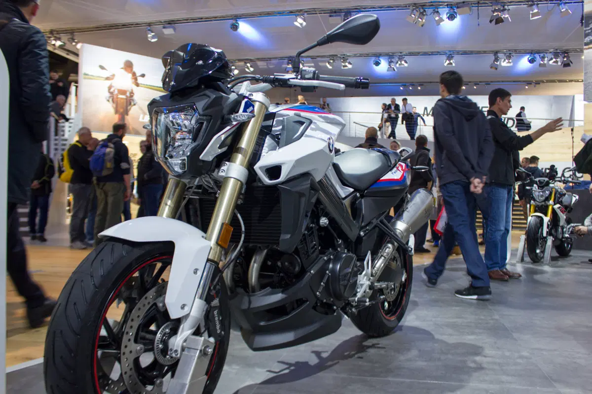 BMW F800R ed F800GT 2017 ad EICMA 2016: foto e dati (8)