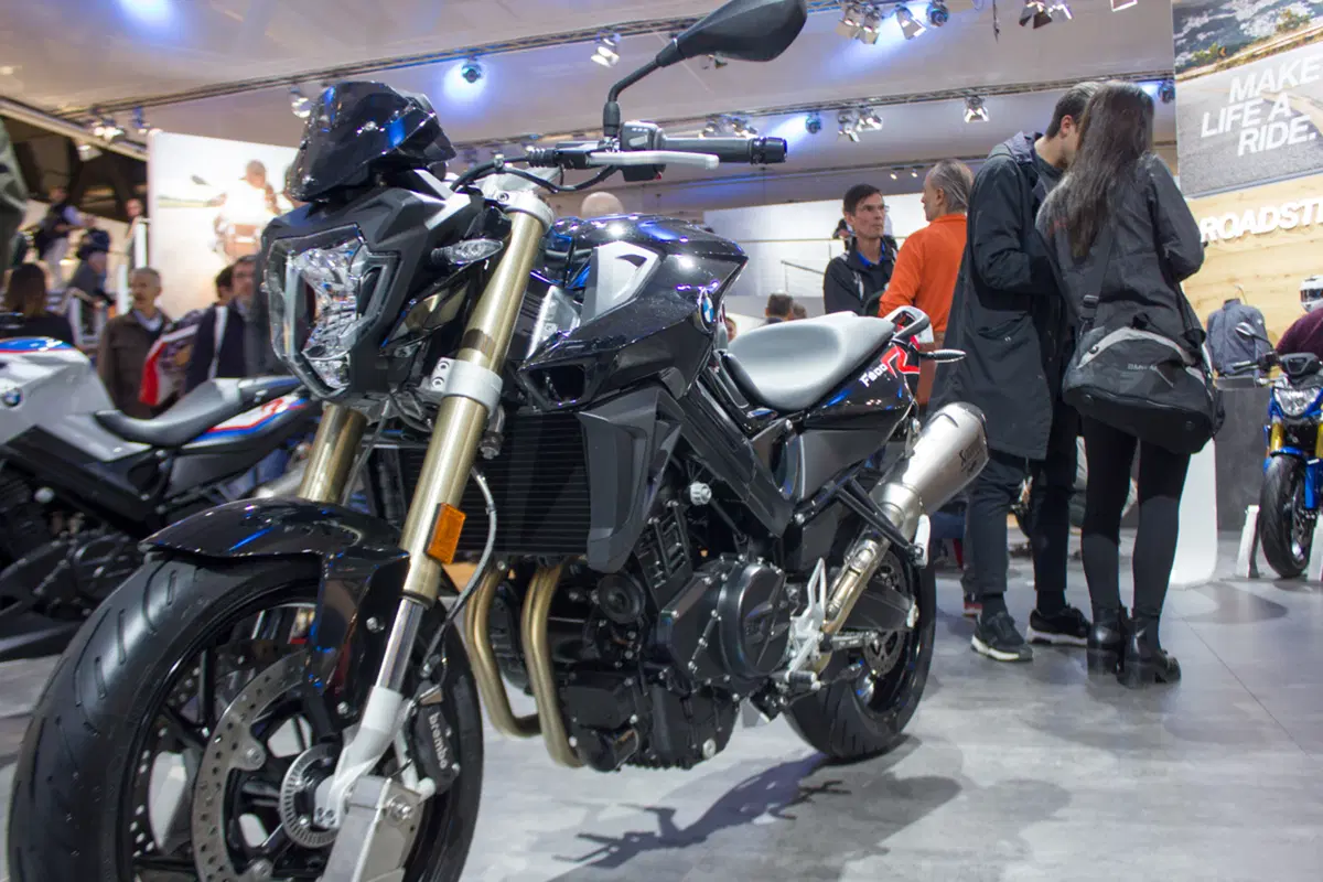 BMW F800R ed F800GT 2017 ad EICMA 2016: foto e dati (10)