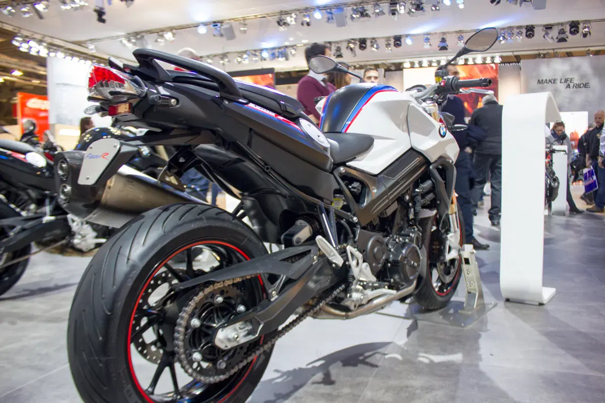 BMW F800R ed F800GT 2017 ad EICMA 2016: foto e dati (11)