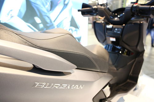 Suzuki Burgman 400 2017 ad Eicma 2016: foto e dati (3)