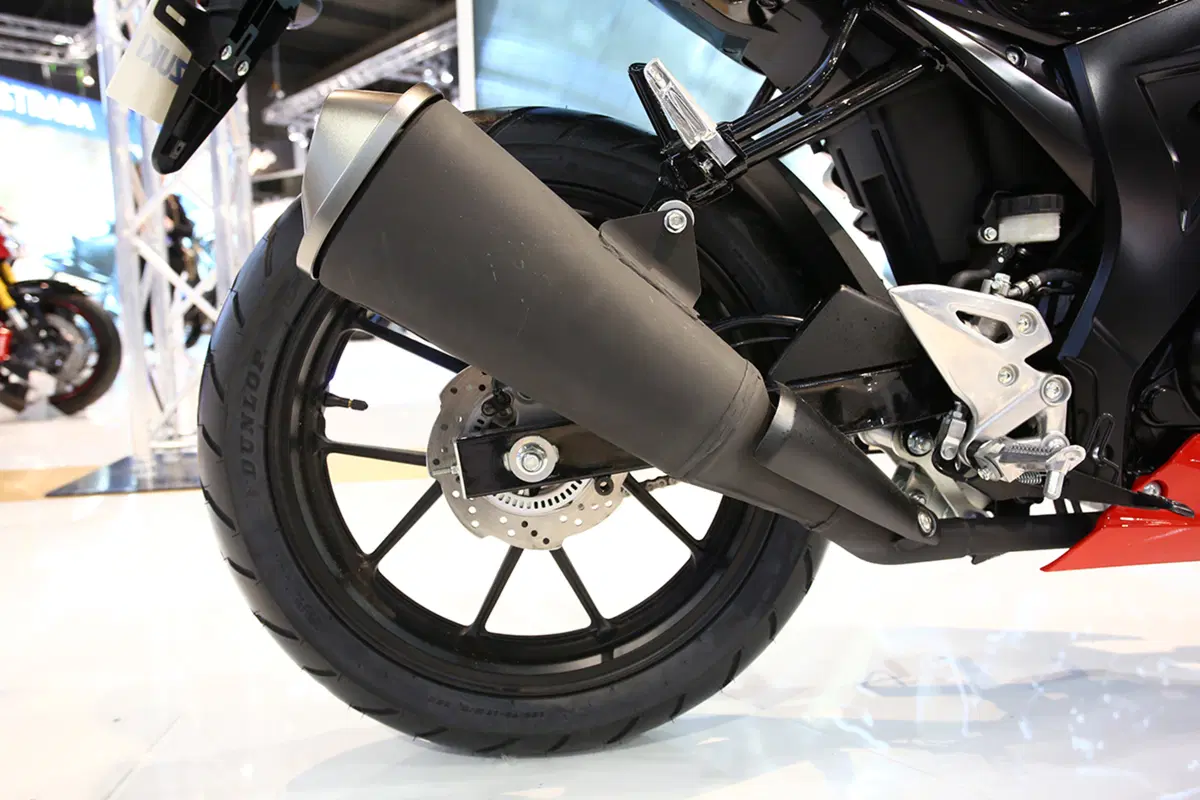 Suzuki GSX-S 125 2017 a Eicma: le foto della piccola naked EMBARGO (10)