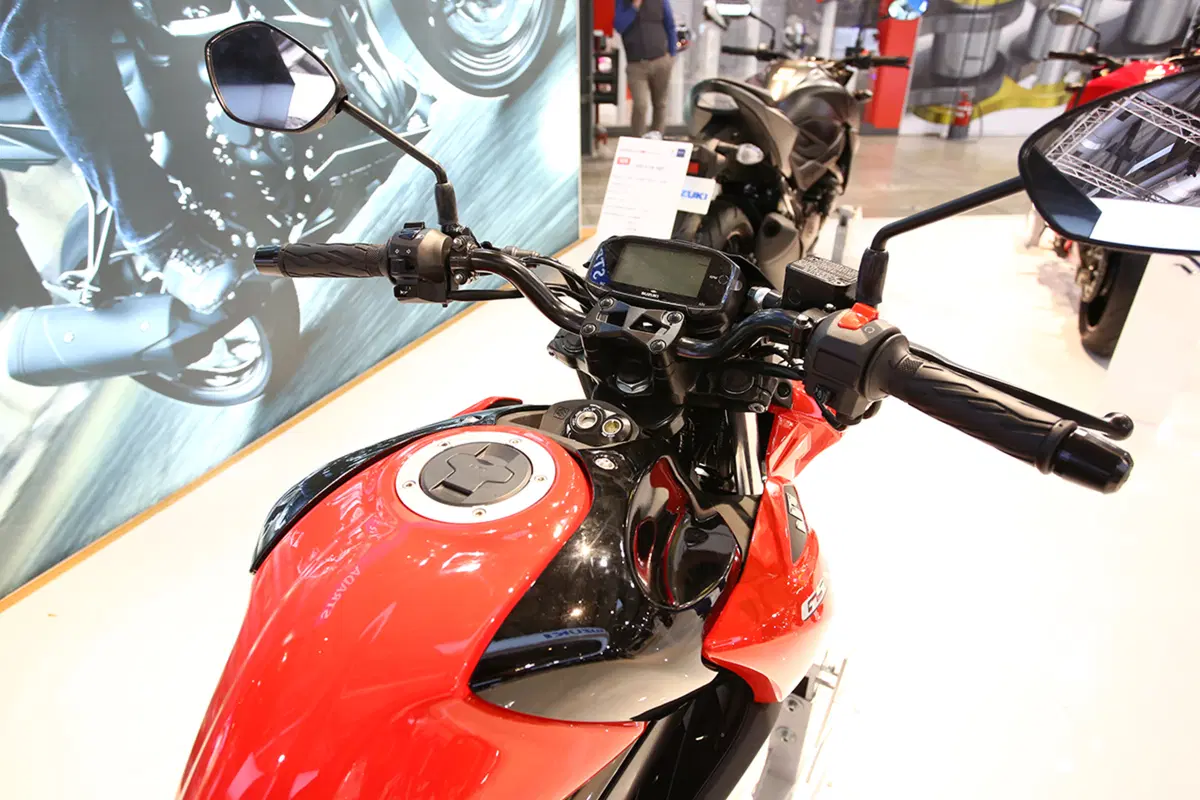 Suzuki GSX-S 125 2017 a Eicma: le foto della piccola naked EMBARGO (11)