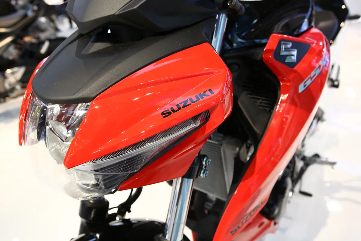 Suzuki GSX-S 125 2017 a Eicma: le foto della piccola naked EMBARGO (2)