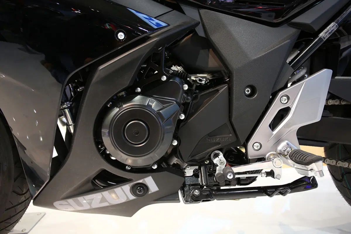 Suzuki GSX250R 2017 ad Eicma 2016: foto e dati (11)