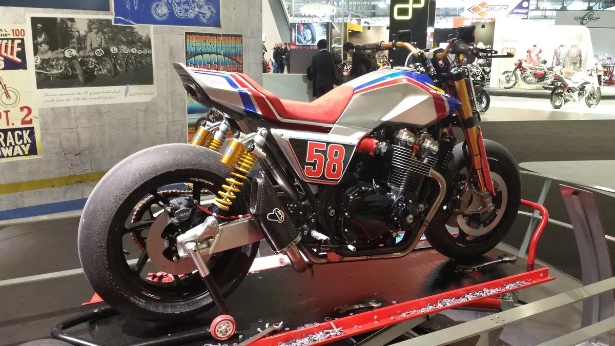 Honda CB 1100 TR Concept a EICMA 2016 (2)