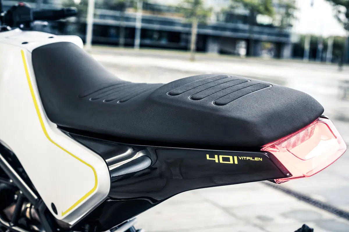 Husqvarna Vitpilen 401 e Svartpilen 401 a EICMA 2016 (16)