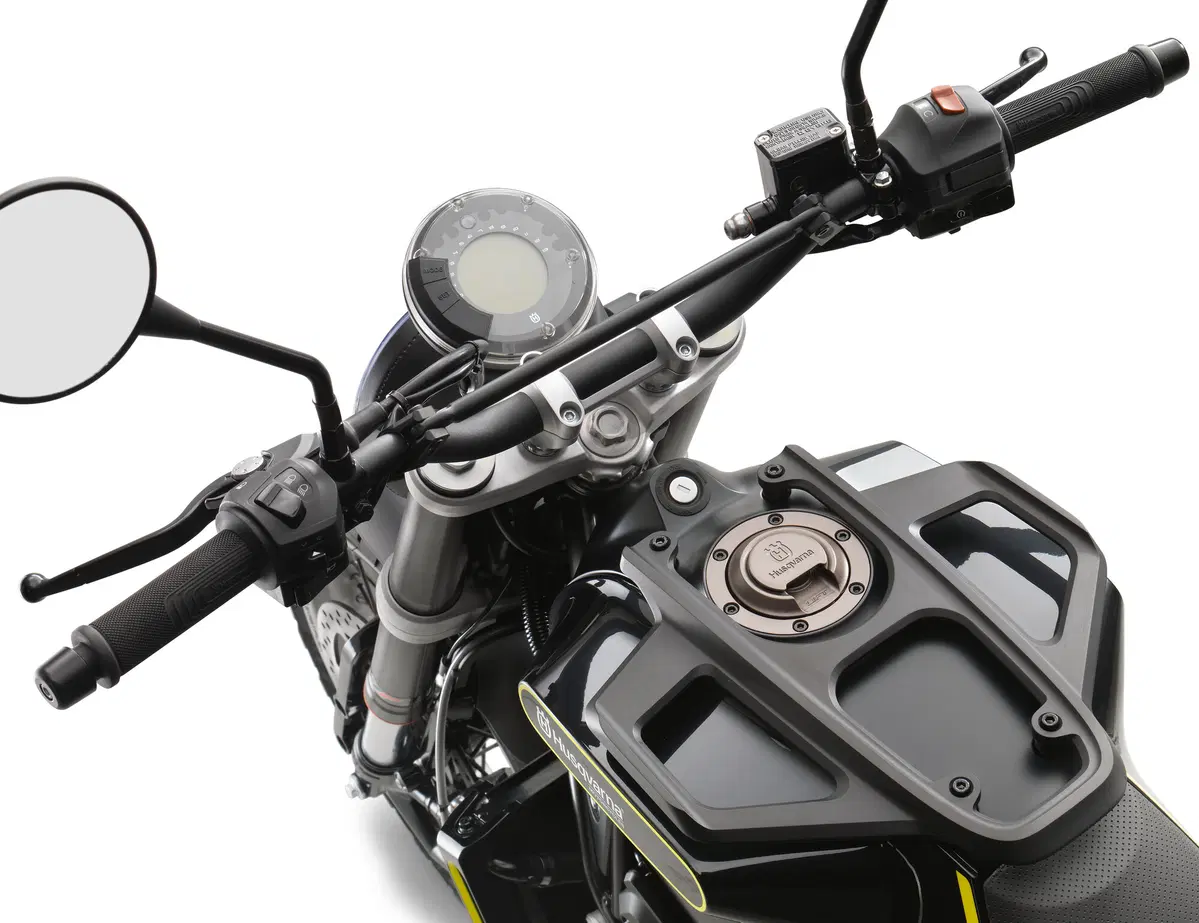 Husqvarna Vitpilen 401 e Svartpilen 401 a EICMA 2016 (27)