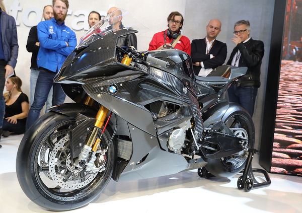 BMW HP4 Race concept ad EICMA 2016: foto e dati