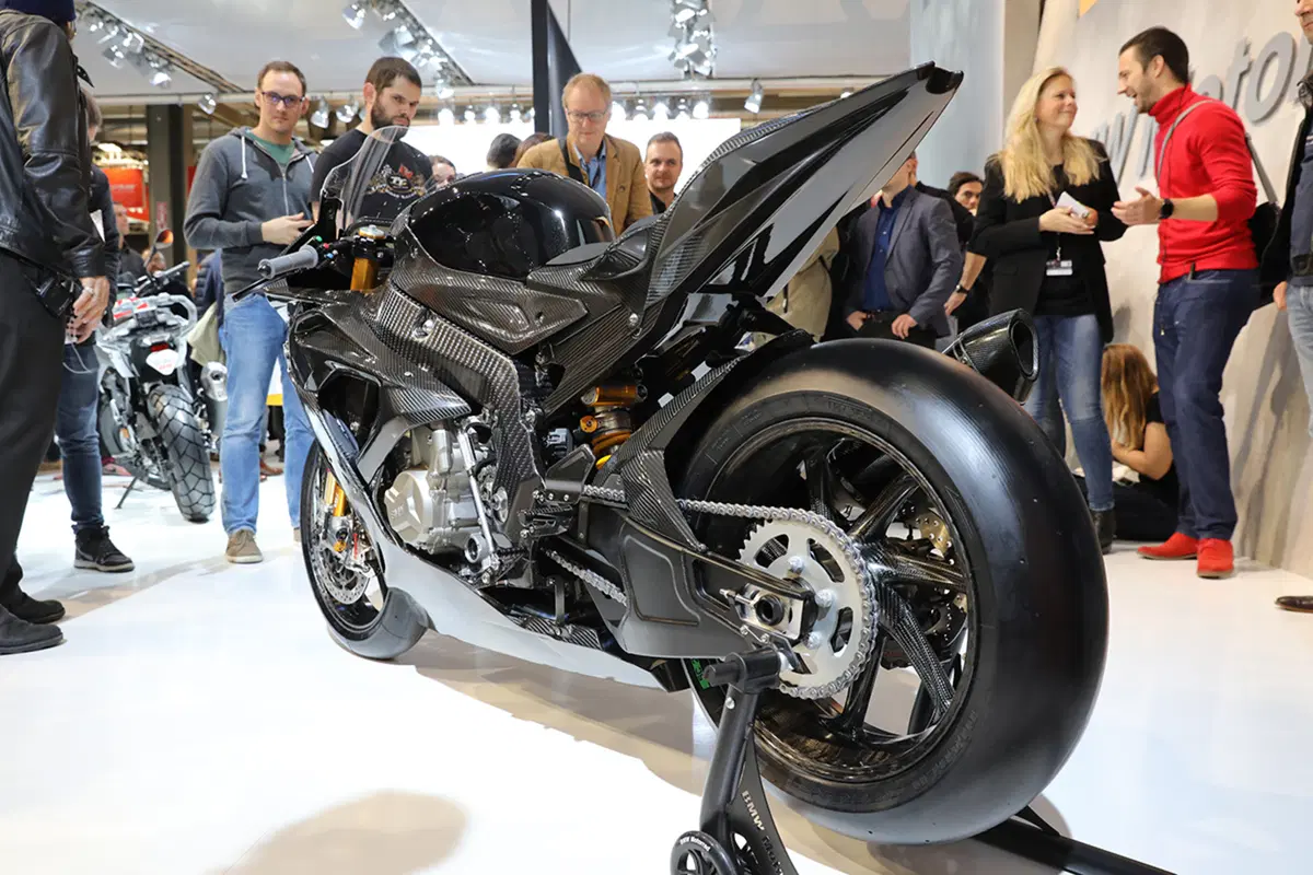 BMW HP4 Race concept ad EICMA 2016: foto e dati (9)