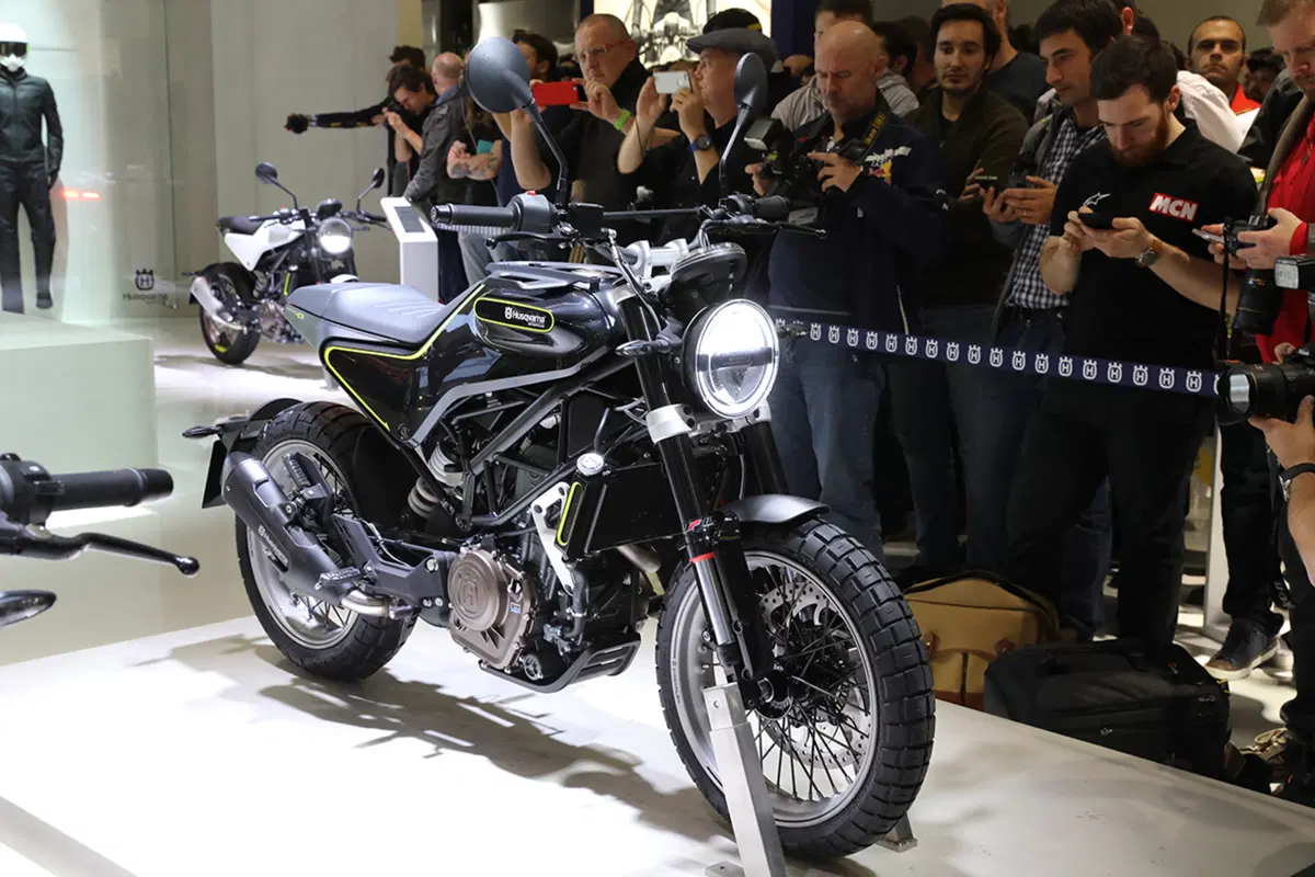 Husqvarna Vitpilen 401 e Svartpilen 401 a EICMA 2016