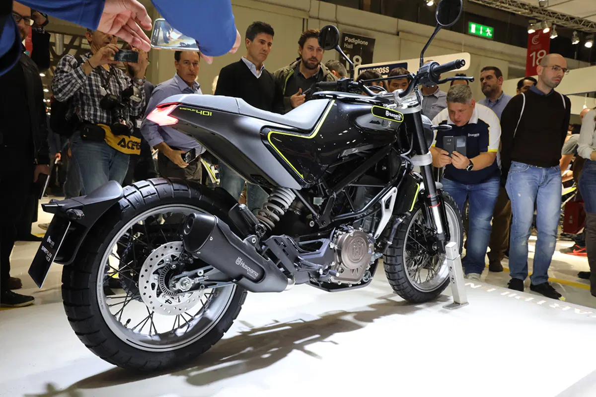 Husqvarna Vitpilen 401 e Svartpilen 401 a EICMA 2016 (6)