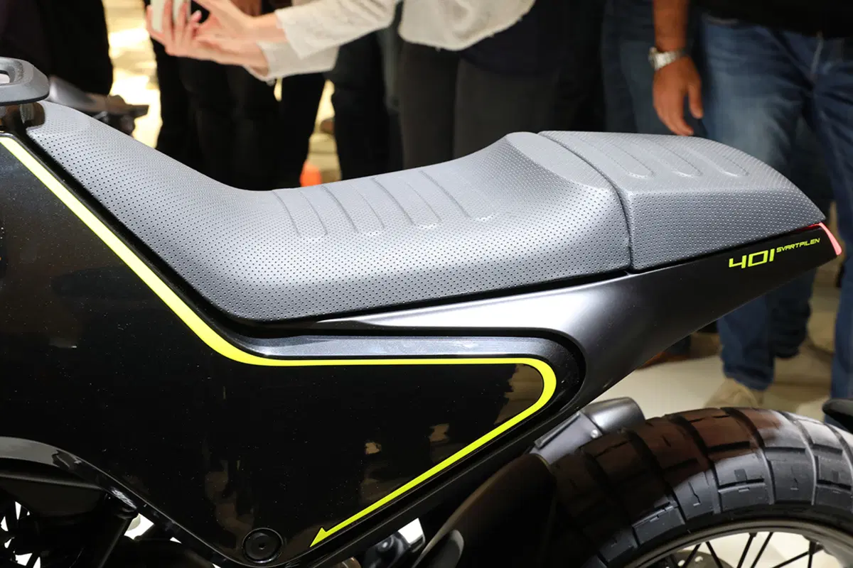 Husqvarna Vitpilen 401 e Svartpilen 401 a EICMA 2016 (10)