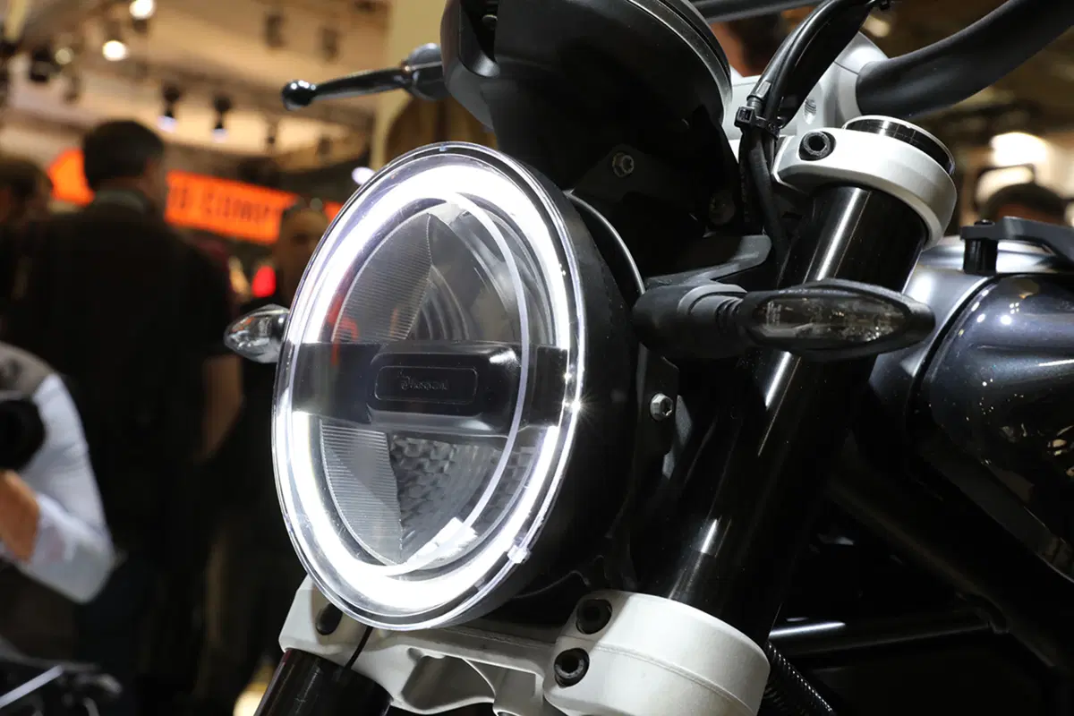 Husqvarna Vitpilen 401 e Svartpilen 401 a EICMA 2016 (13)