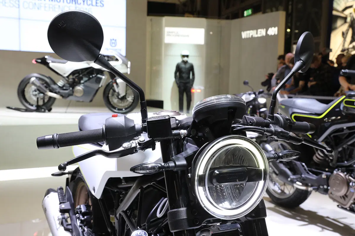 Husqvarna Vitpilen 401 e Svartpilen 401 a EICMA 2016 (28)