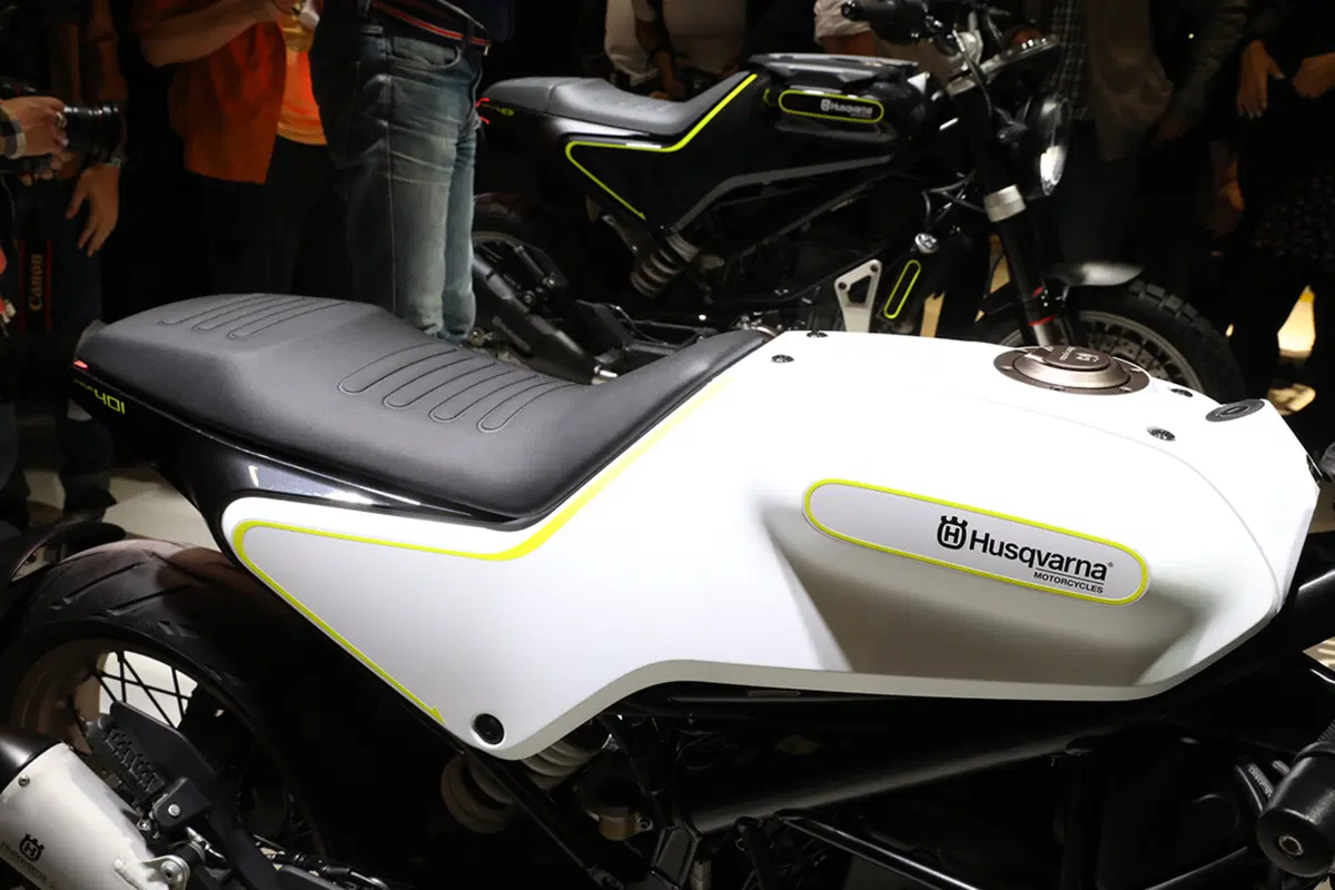 Husqvarna Vitpilen 401 e Svartpilen 401 a EICMA 2016 (29)