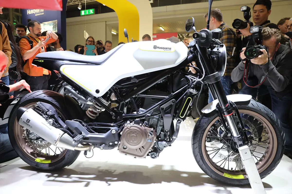 Husqvarna Vitpilen 401 e Svartpilen 401 a EICMA 2016 (37)