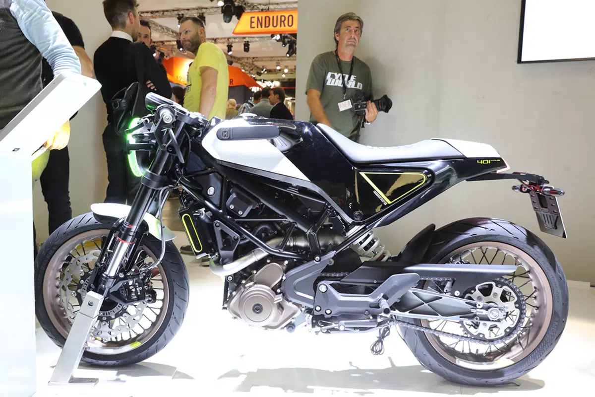 Husqvarna Vitpilen 401 e Svartpilen 401 a EICMA 2016 (39)