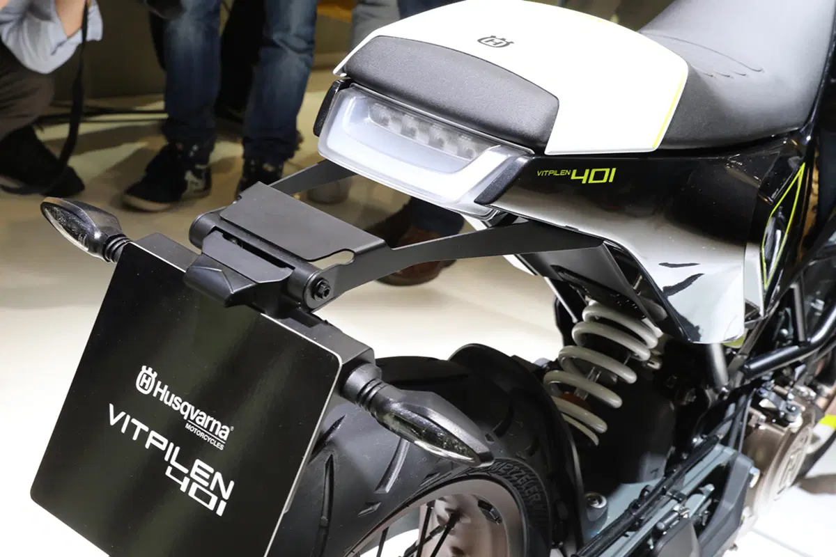 Husqvarna Vitpilen 401 e Svartpilen 401 a EICMA 2016 (41)