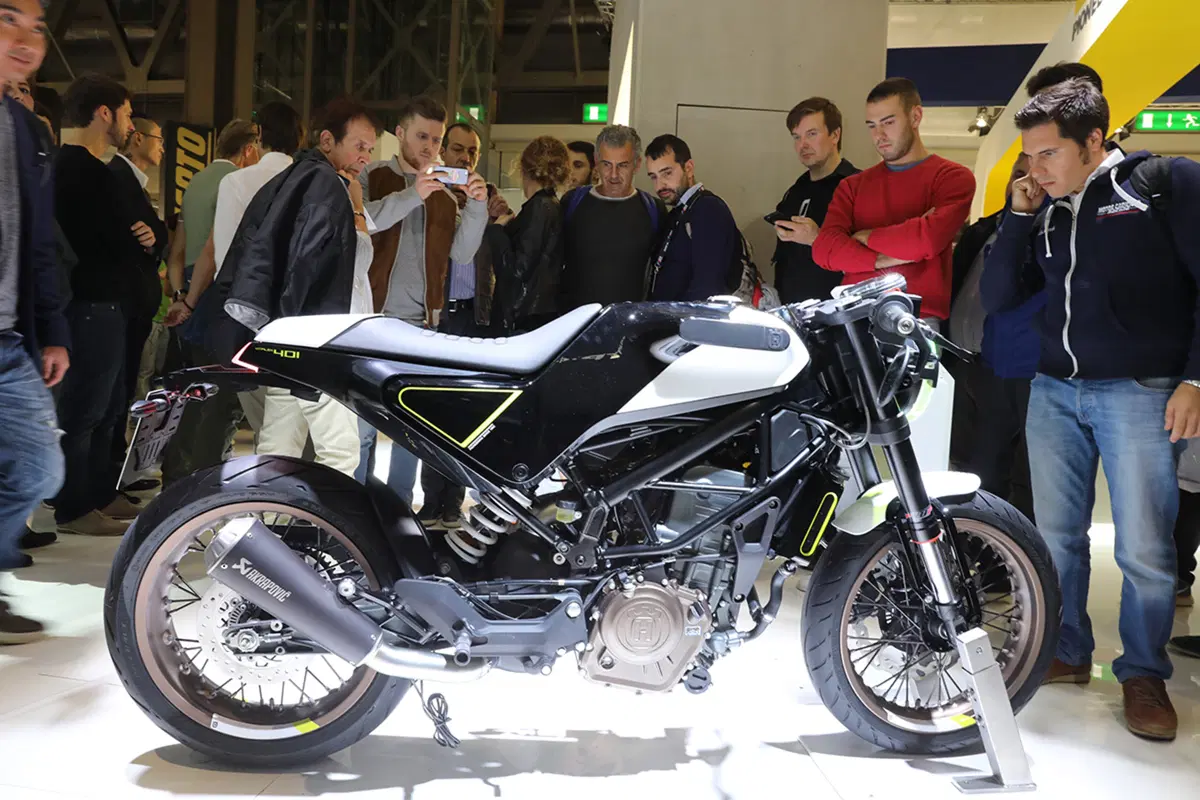 Husqvarna Vitpilen 401 e Svartpilen 401 a EICMA 2016 (42)