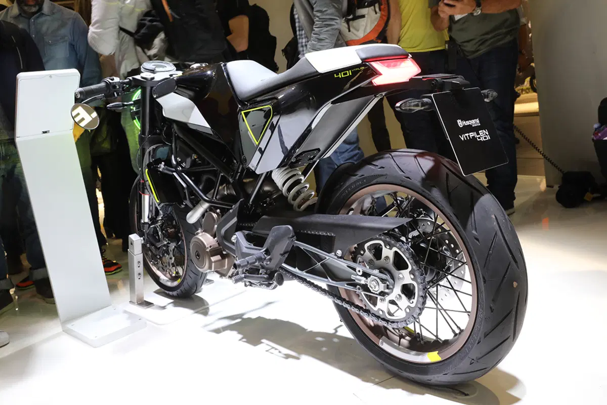 Husqvarna Vitpilen 401 e Svartpilen 401 a EICMA 2016 (43)