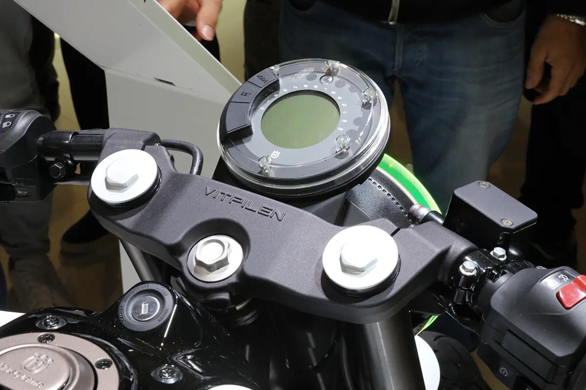 Husqvarna Vitpilen 401 e Svartpilen 401 a EICMA 2016 (44)