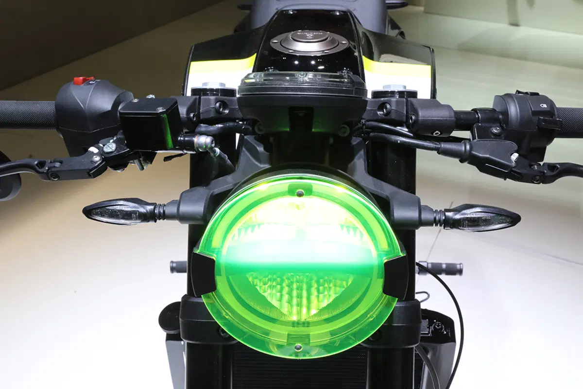 Husqvarna Vitpilen 401 e Svartpilen 401 a EICMA 2016 (47)