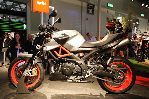 Aprilia Shiver 900 2017 ad EICMA 2016: foto e dati (5)