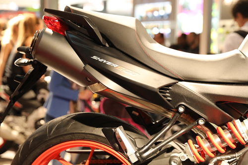 Aprilia Shiver 900 2017 ad EICMA 2016: foto e dati (9)