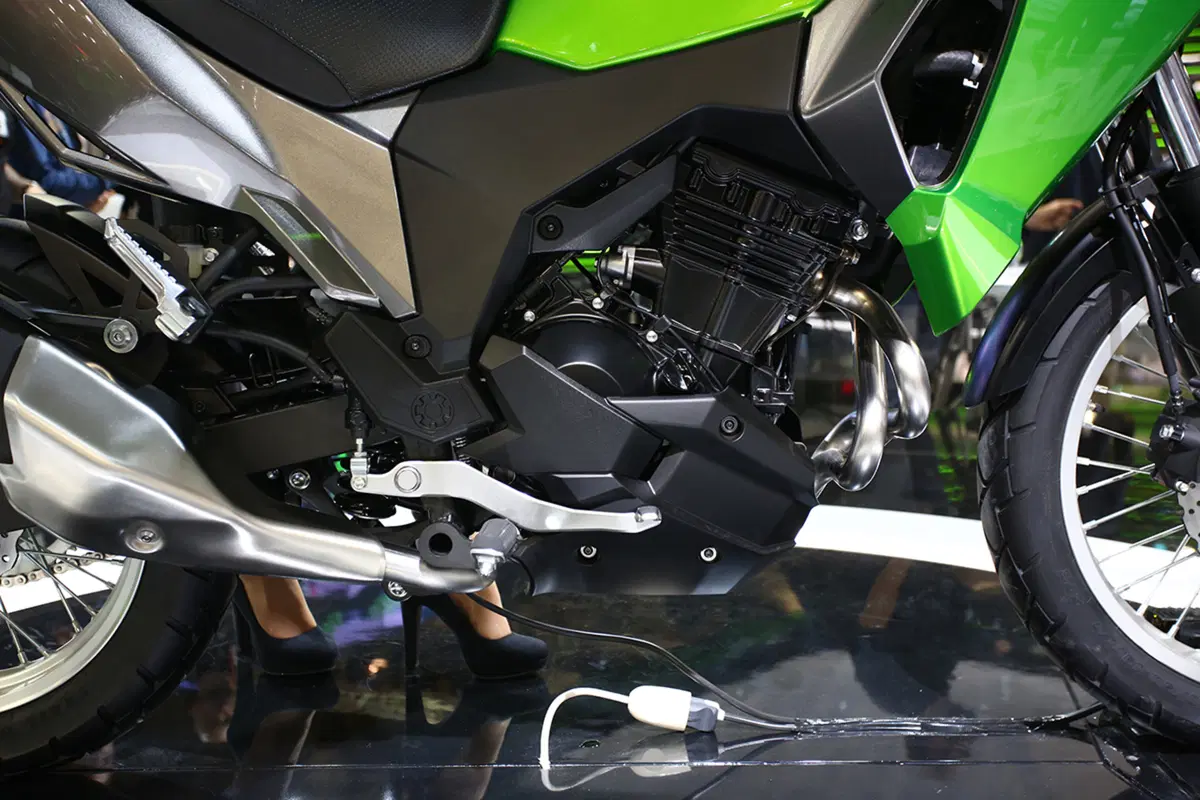 Kawasaki Versys-X 300 ad EICMA 2016: foto e dati (5)