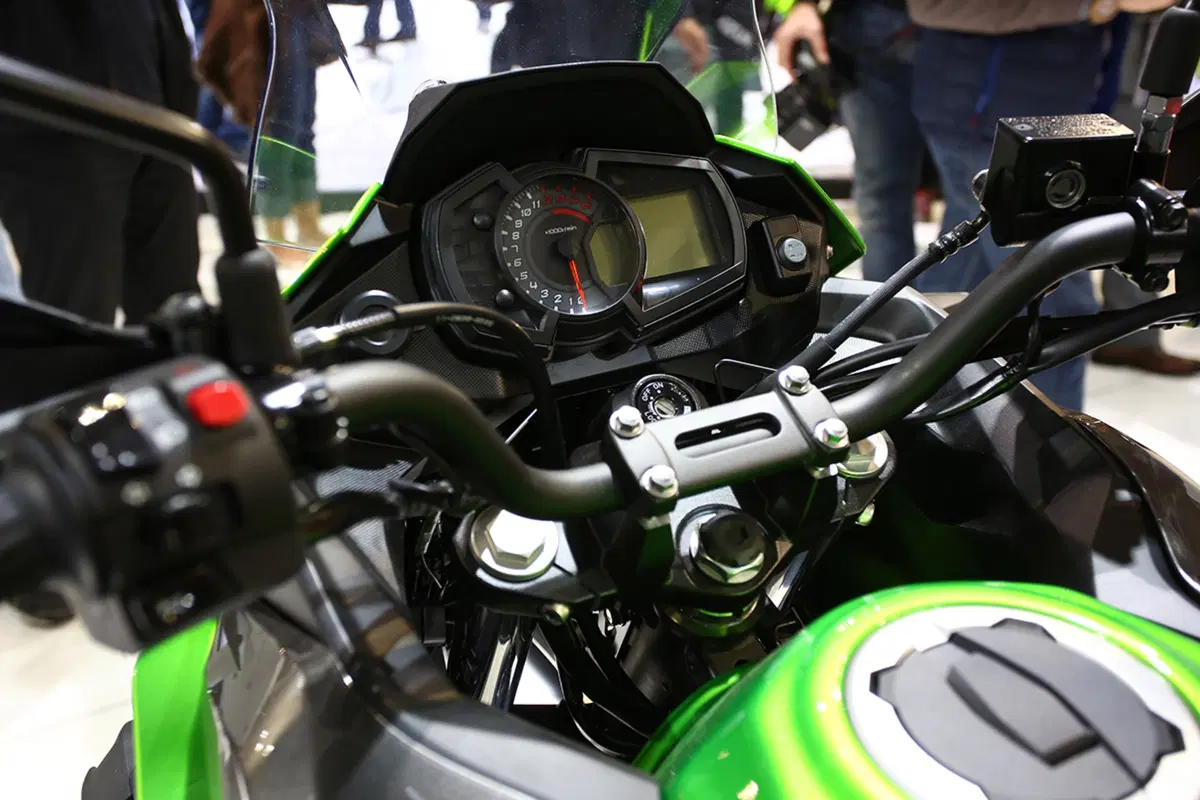 Kawasaki Versys-X 300 ad EICMA 2016: foto e dati (7)