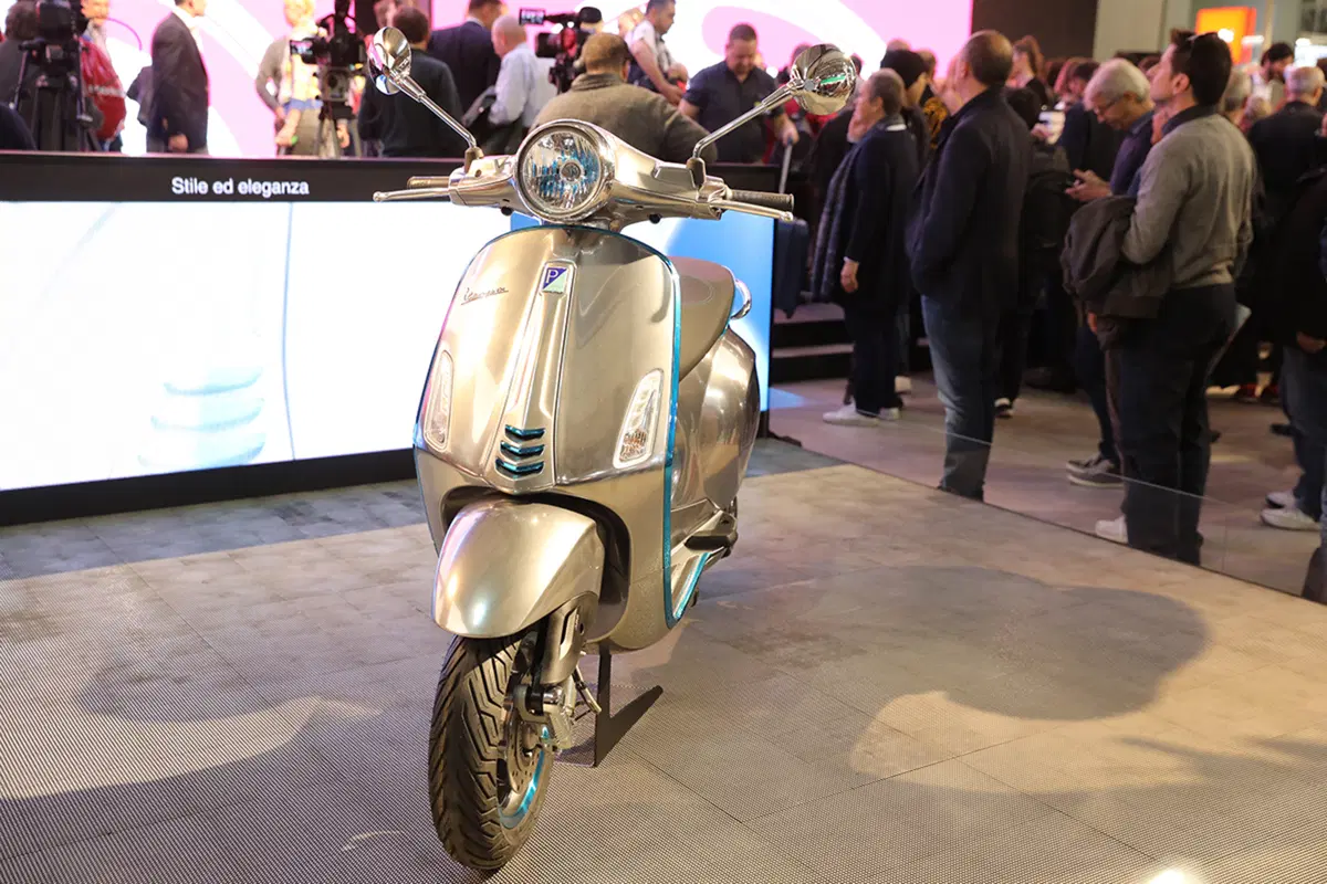 Vespa Elettrica a Eicma 2016. Foto e dati